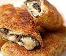 Krokiet z serem i pieczarkami