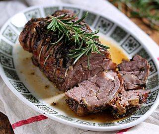 Pieczeń jagnięca z rozmarynem